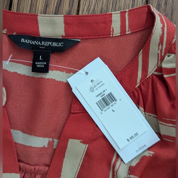 🆕 NWT red and tan abstract brushstroke print Banana Republic flowy blouse - Picture 2 of 5